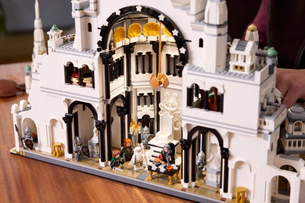 LEGO Minas Tirith 11377 oficjalnie pokazane. Cena w Polsce, data premiery i zawartość zestawu