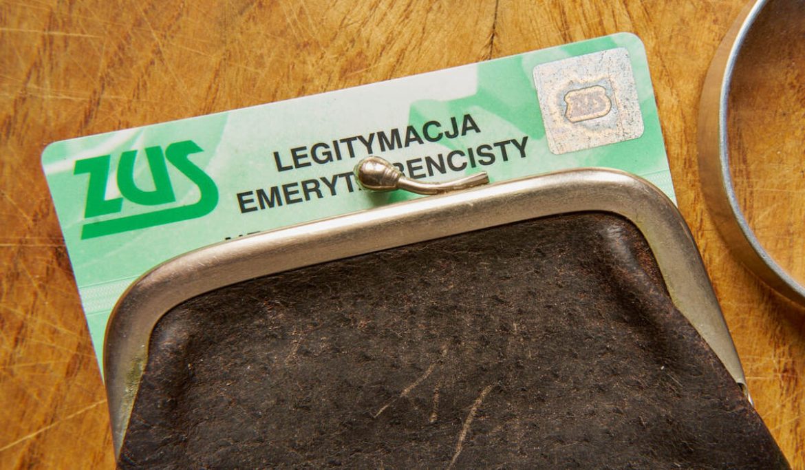 Nowa legitymacja emeryta-rencisty 2026. Czy trzeba wymienić stary dokument z ZUS?