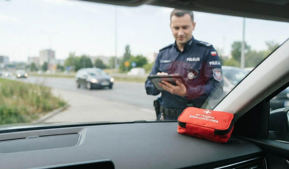 Apteczka samochodowa od czerwca 2026. Ministerstwo prostuje plotki: czy grozi mandat?