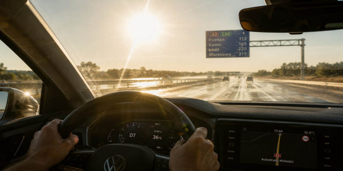 Upał w aucie 26 czerwca. RCB i GDDKiA ostrzegają kierowców przed wakacyjną trasą
