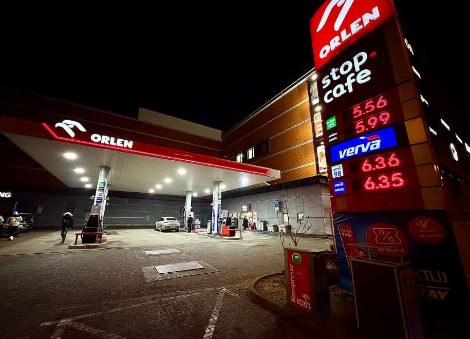 Paliwa podrożały o 13,9 proc. w miesiąc. GUS podał inflację za lipiec