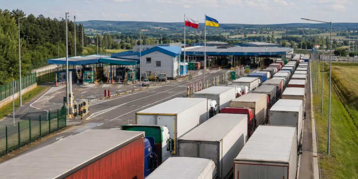 Kolejki na granicy z Ukrainą 1 sierpnia. Ciężarówki czekają nawet 19 godzin