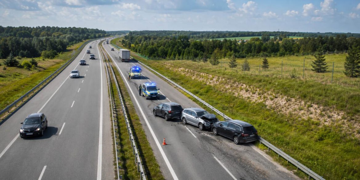 Wypadek na S3 między Gryfinem a Kluczem. Prawy pas w stronę Szczecina zablokowany