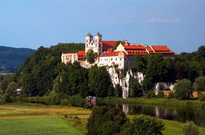 Tyniecka w Krakowie otwarta wcześniej. Przejazd wraca 21 sierpnia