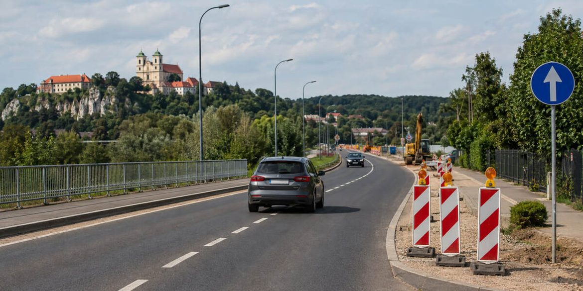 Tyniecka w Krakowie otwarta wcześniej. Przejazd wraca 21 sierpnia
