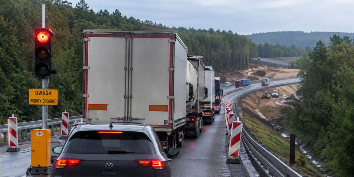 Karambol DK74 w Przełomie. Co się stało na budowie S74?